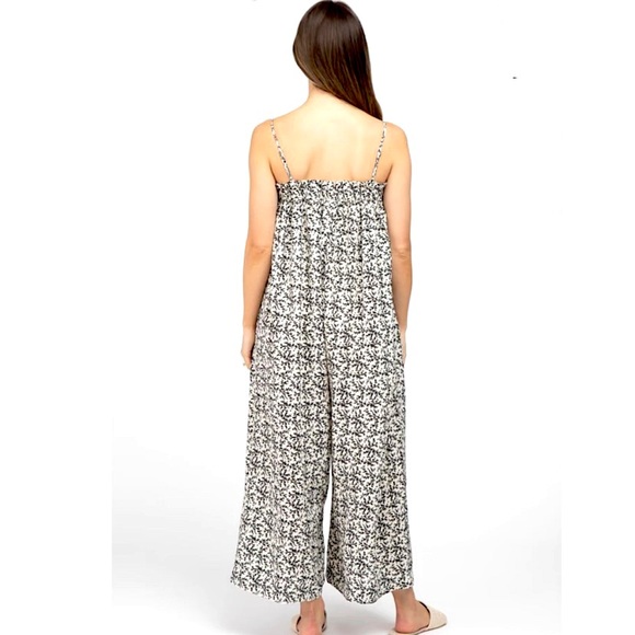 Pinkblush Maternity Floral Smocked Jumpsuit Wide Leg Cropped Relaxed Fit - Picture 5 of 9